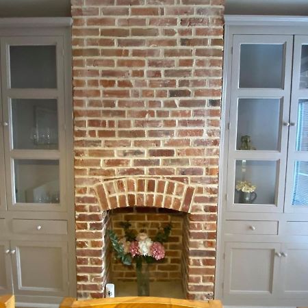 نورويش Luxurious 3 Bedroom House With Permit Parking المظهر الخارجي الصورة