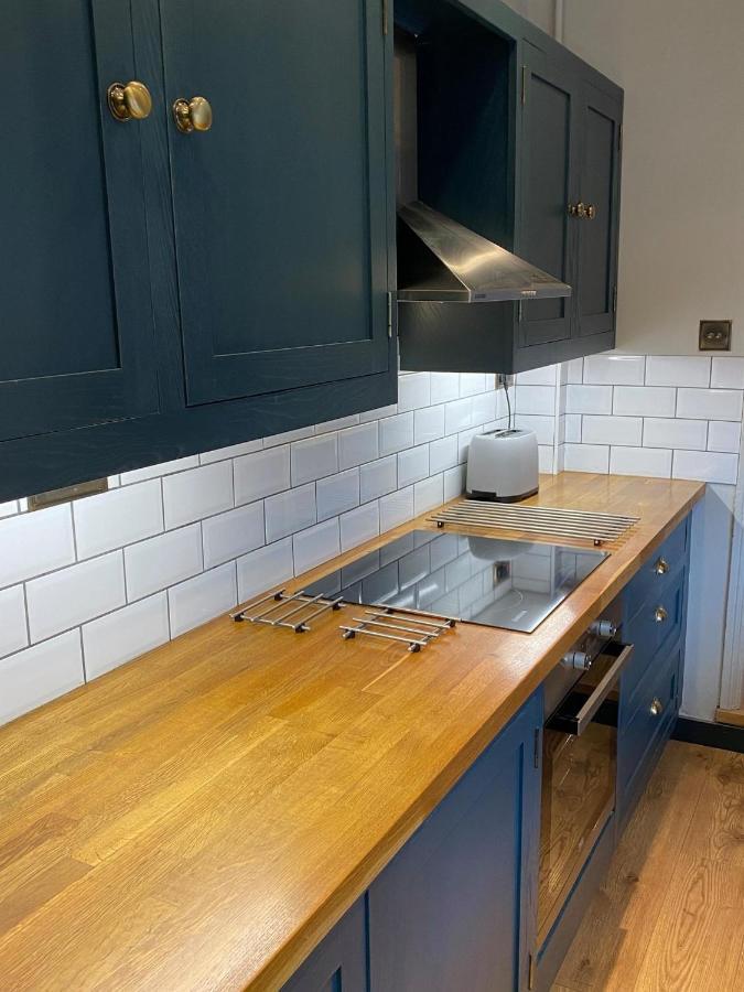 نورويش Luxurious 3 Bedroom House With Permit Parking المظهر الخارجي الصورة