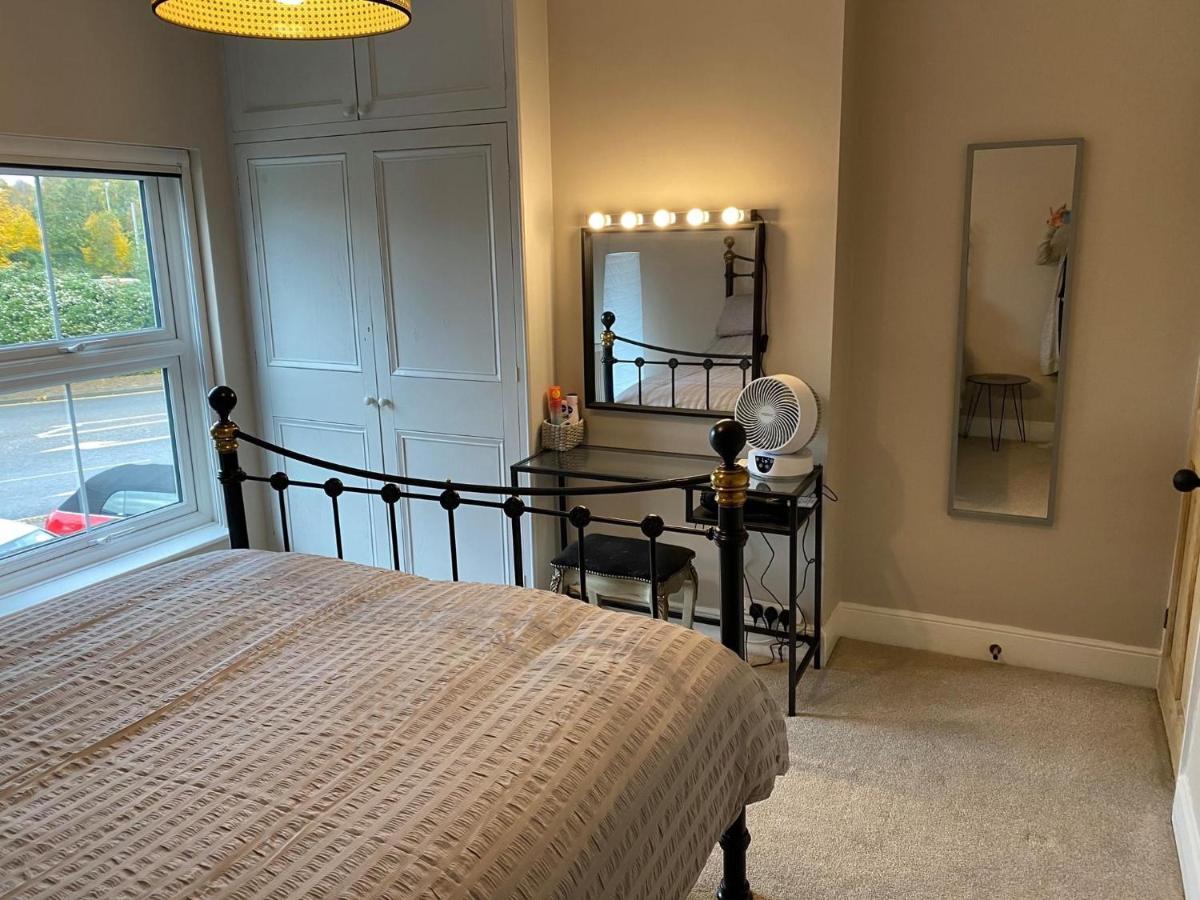 نورويش Luxurious 3 Bedroom House With Permit Parking المظهر الخارجي الصورة